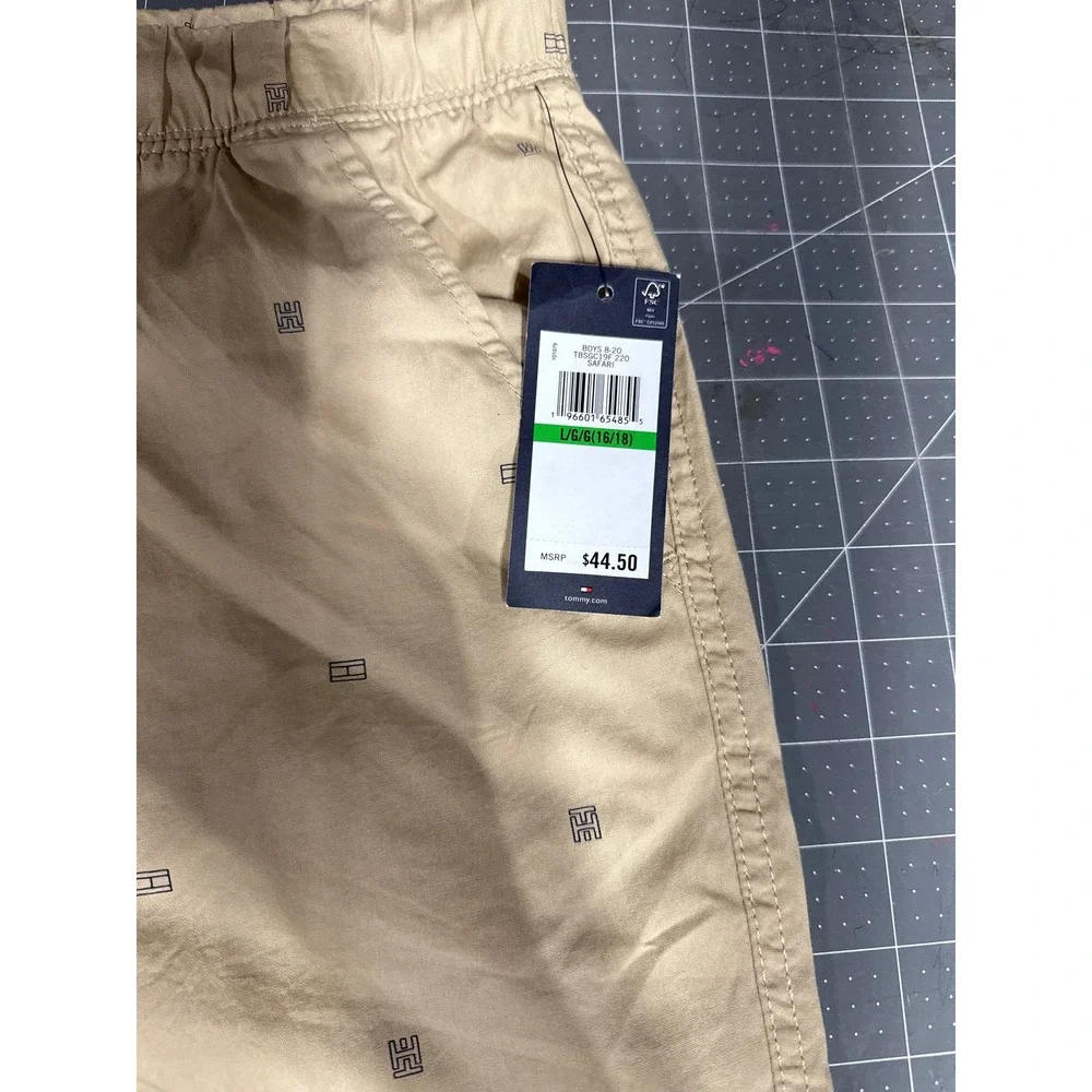 TH tan safari‎  shorts size 16-18 (lg)